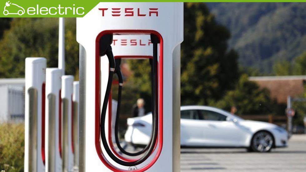 Tesla: Στην Αταλάντη ο τρίτος σταθμός φόρτισης supercharger